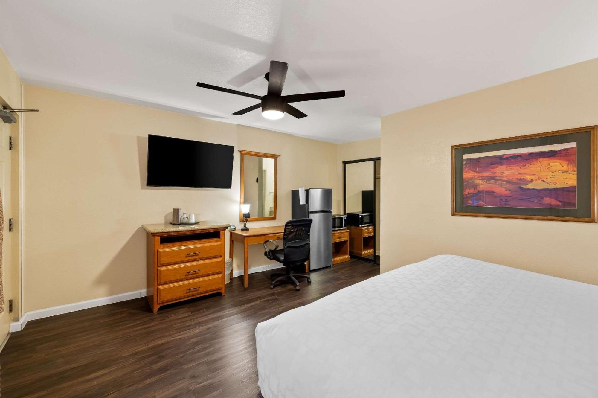 Clarion 2* Sierra Vista