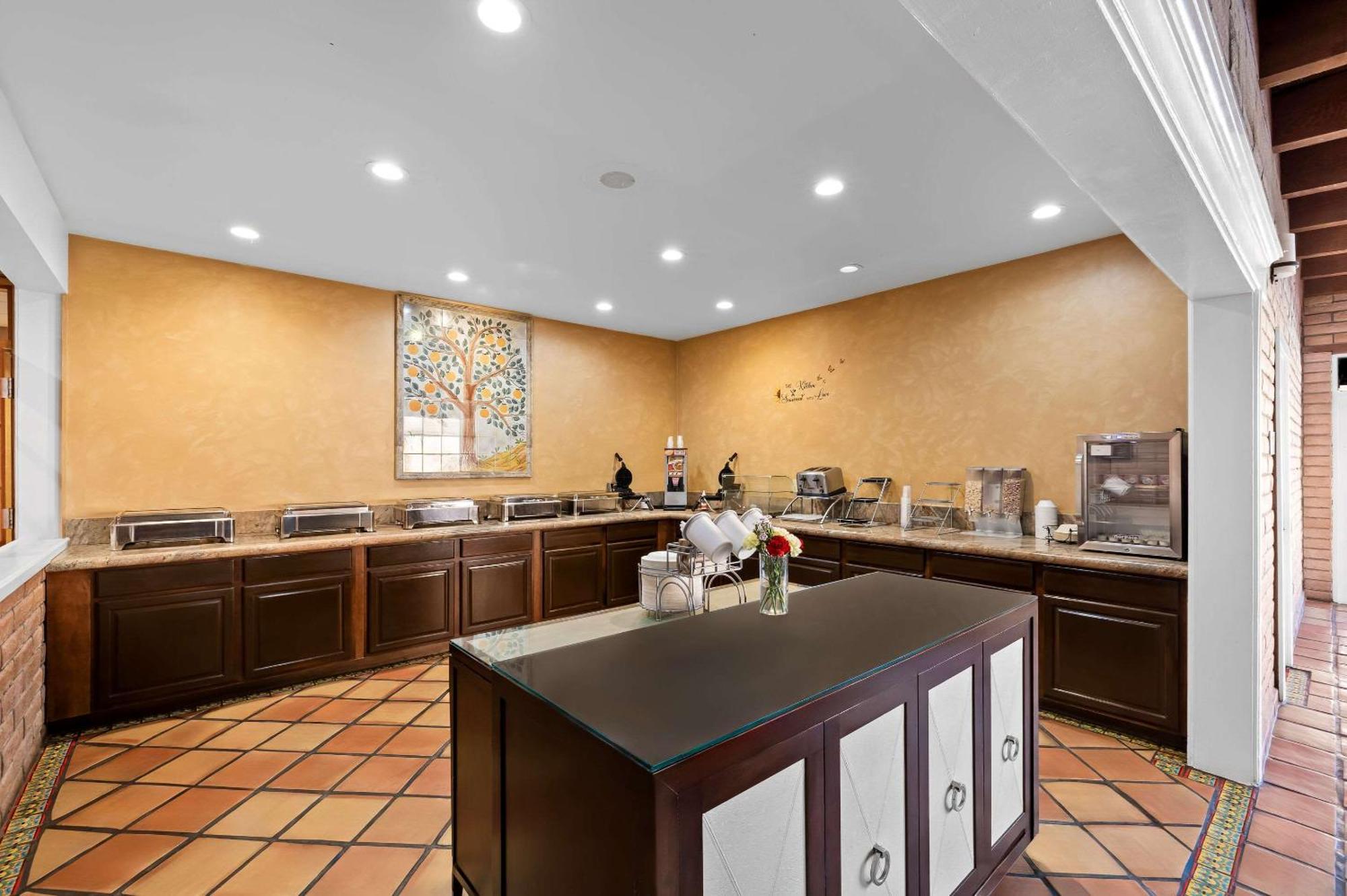 Clarion Inn